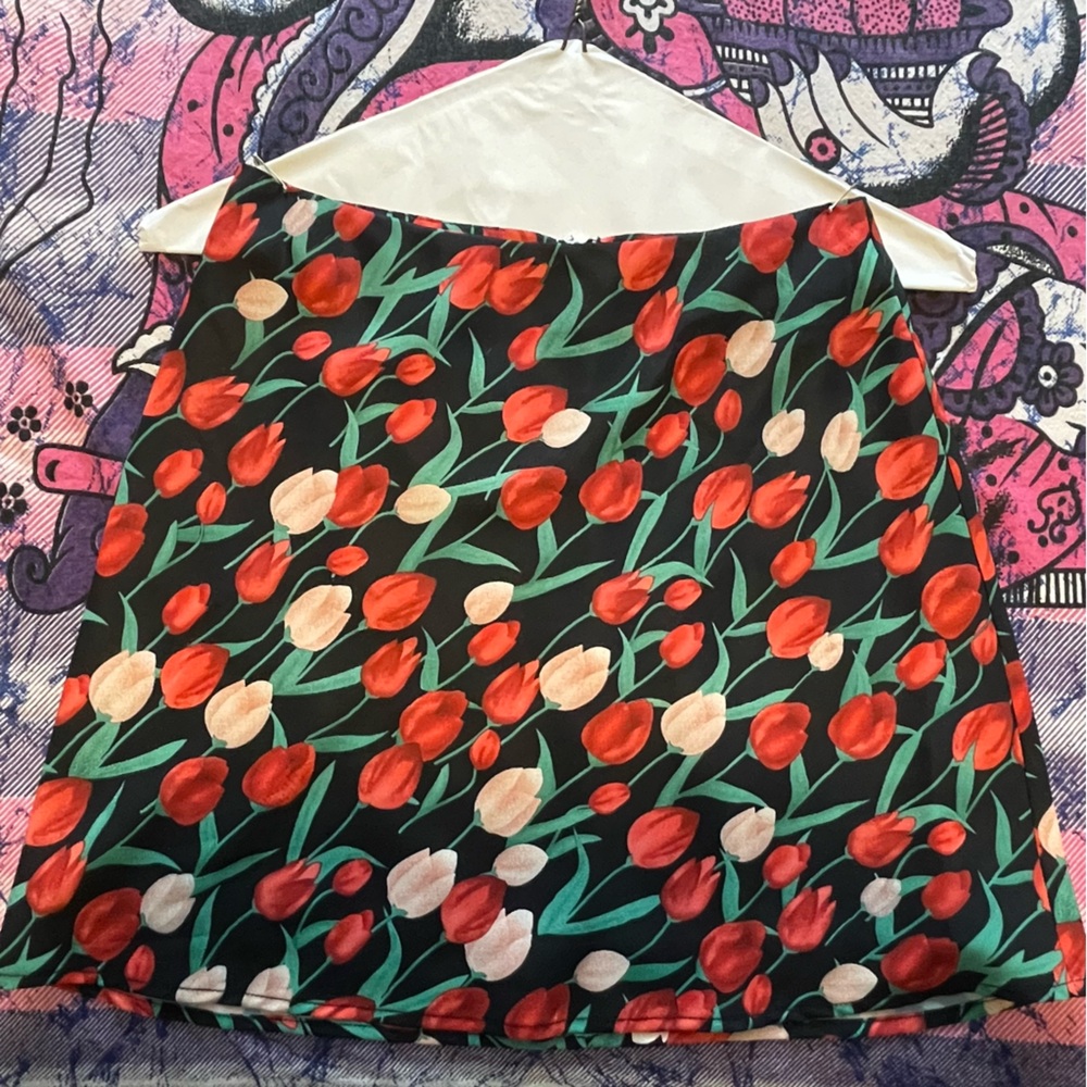 Black and Red Tulip Print Skirt